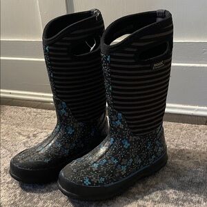 BOGS Kids' Black and Blue Patterned Boots